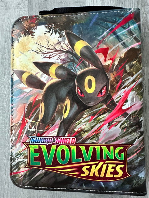 Album segregator na 400 kart Pokemon Sword Shield Evolving Skies