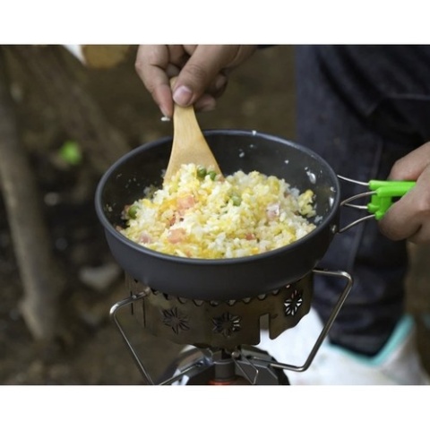 Naczynia turystyczne zestaw 18el. garnki sztućce patelnia czajnik kubki