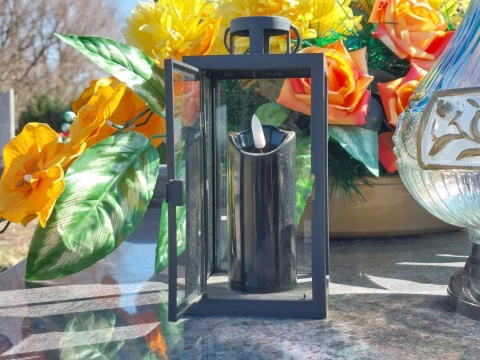 Świeca LED Cortina 15 cm wkład czarna ruchomy płomień + baterie