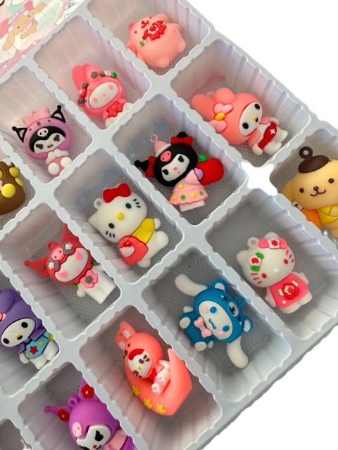 Kalendarz adwentowy Sanrio 24 niespodzianki figurki na prezent