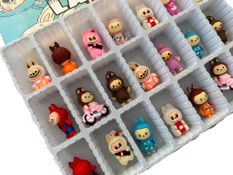 Kalendarz adwentowy Labubu 24 niespodzianki figurki na prezent