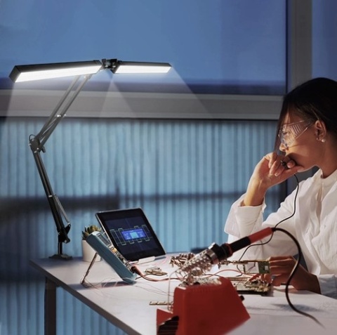 Lampa biurkowa kreślarska biurowa uchwyt stojak lampka 24w