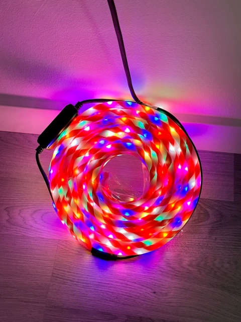 Wąż świetlny 400 LED zewnętrzny czerwono biały jak laski świąteczne 20M