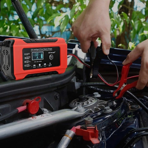 Prostownik do akumulatorów samochodowych AGM 12V 6A funkcja naprawy LCD