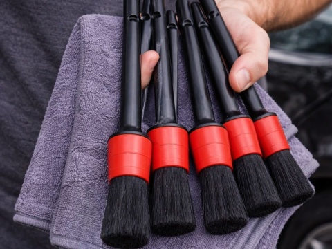Zestaw pędzli detailingowych do auta 5 sztuk do wnętrza felg + mikrofibra